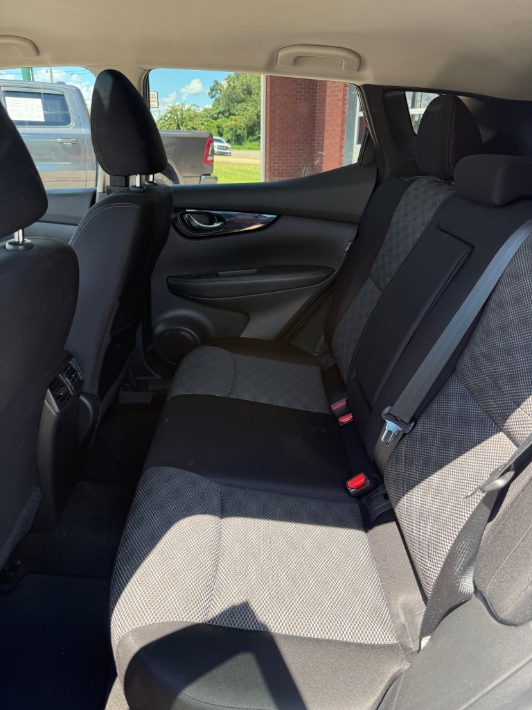 2021 Nissan Rogue Sport SV - Photo 11
