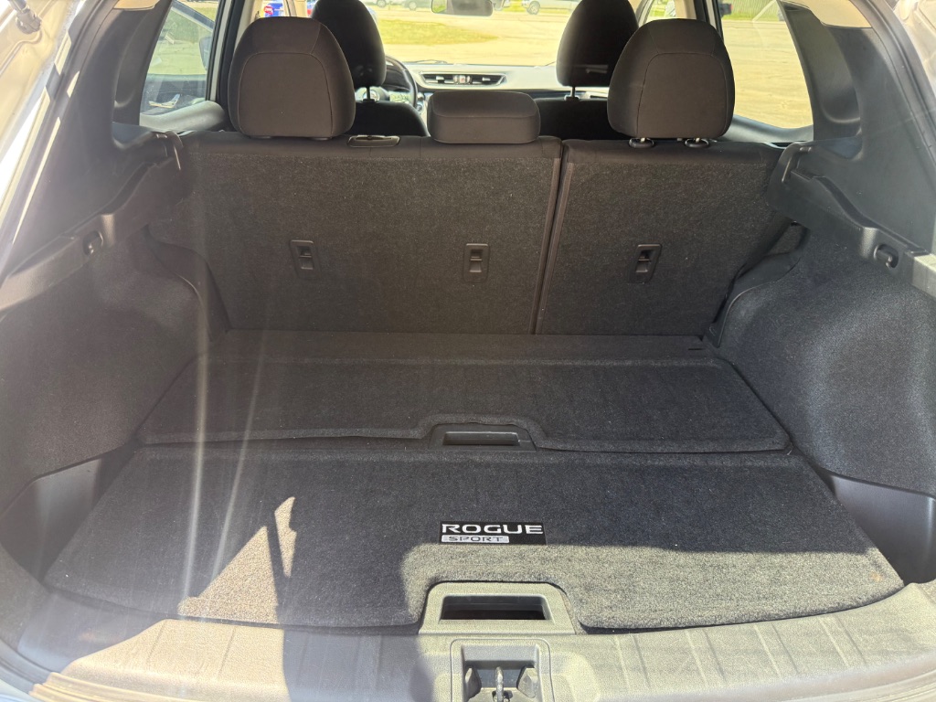 2021 Nissan Rogue Sport SV - Photo 12