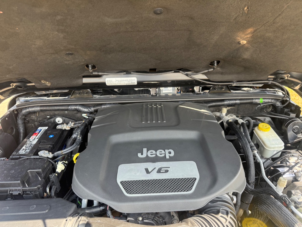 2016 Jeep Wrangler Unlimited Sahara - Photo 13